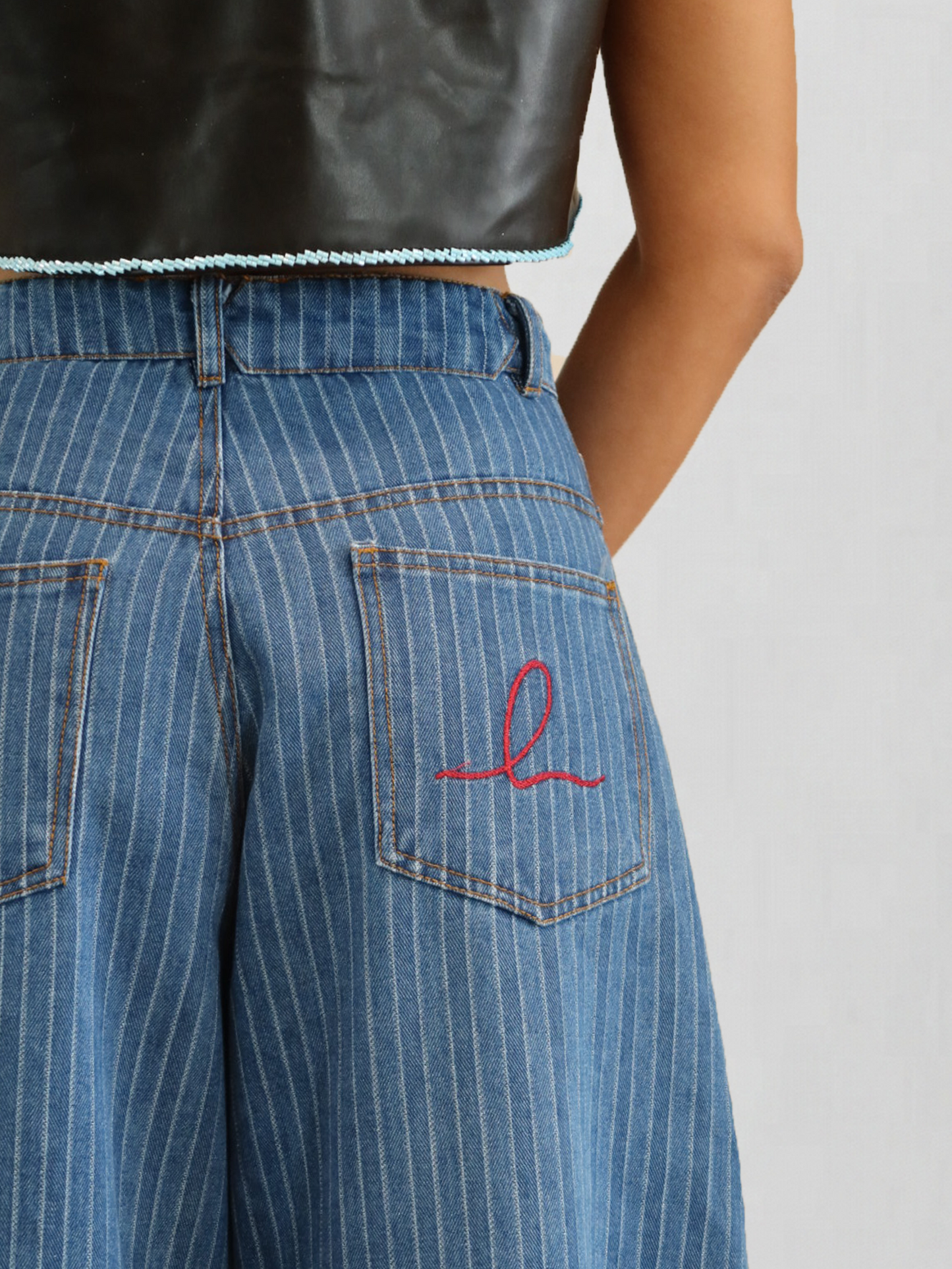 The STRING Jeans